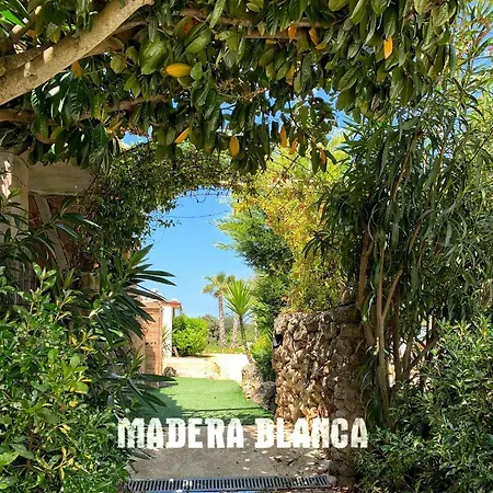 Madera Blanca 3* San Nicandro Garganico