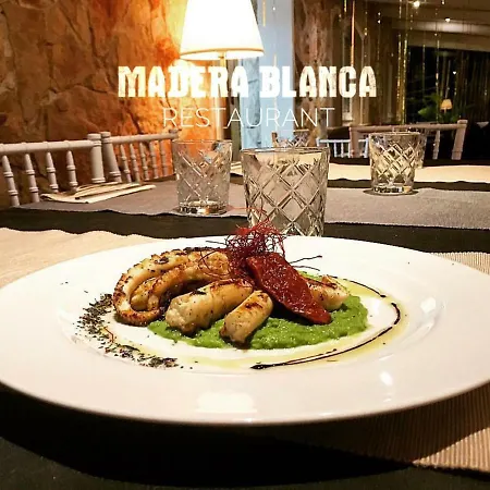 Madera Blanca Couette-café