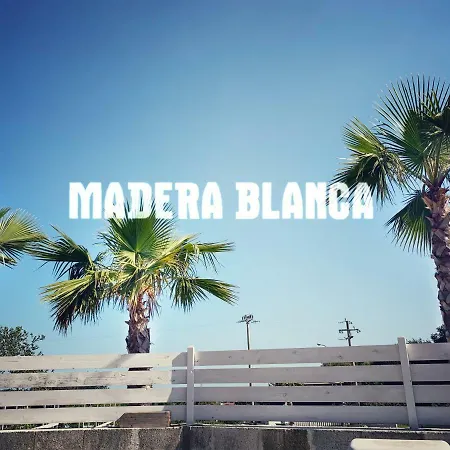 Madera Blanca Alojamento de Acomodação e Pequeno-almoço San Nicandro Garganico